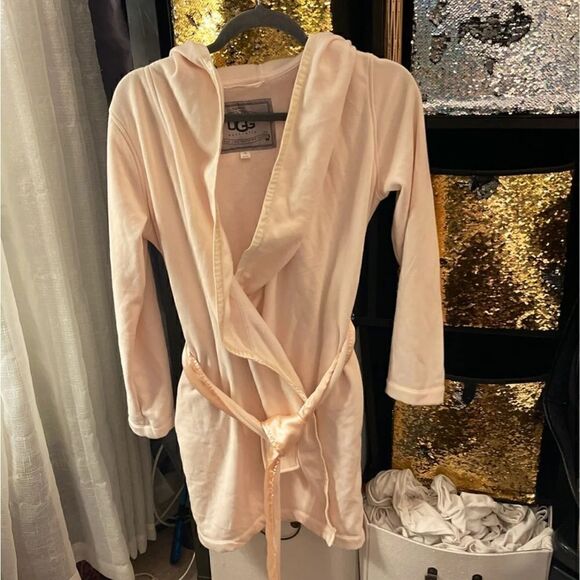 Xs UGG miranda monrose pink satin trimmed hooded lounge/pajama/pj’s/bathrobe - Picture 3 of 4
